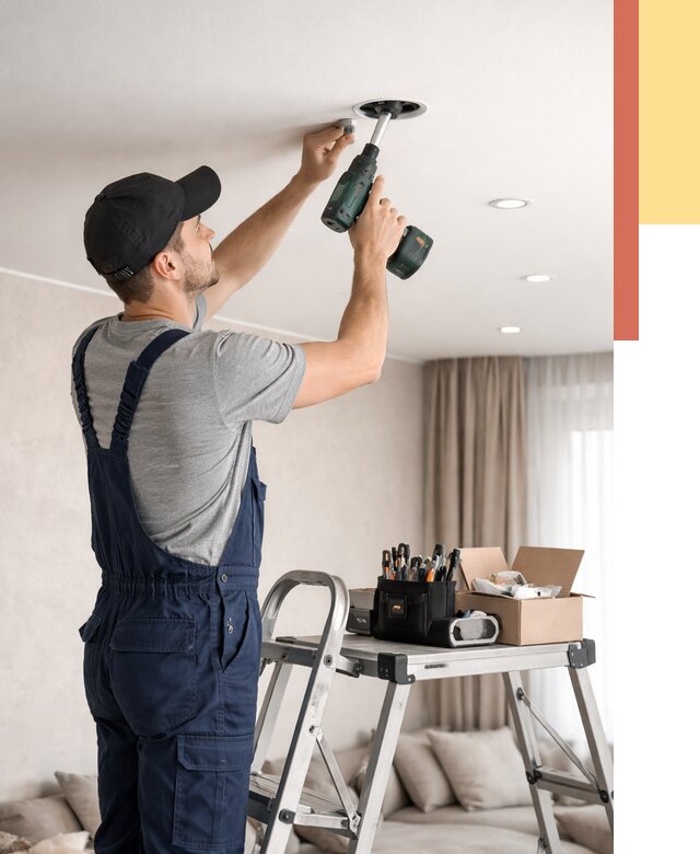 Установка и монтаж точечных светильников в натяжной потолок в Гатчине от 1850 руб. | ОТДЕЛОЧНИК-Гтч